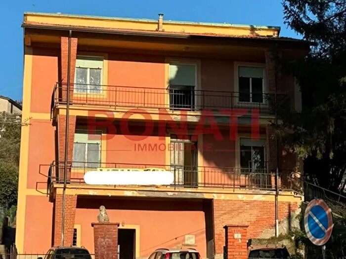 Casa con 8 locali in vendita in Via Terma, Sarzana