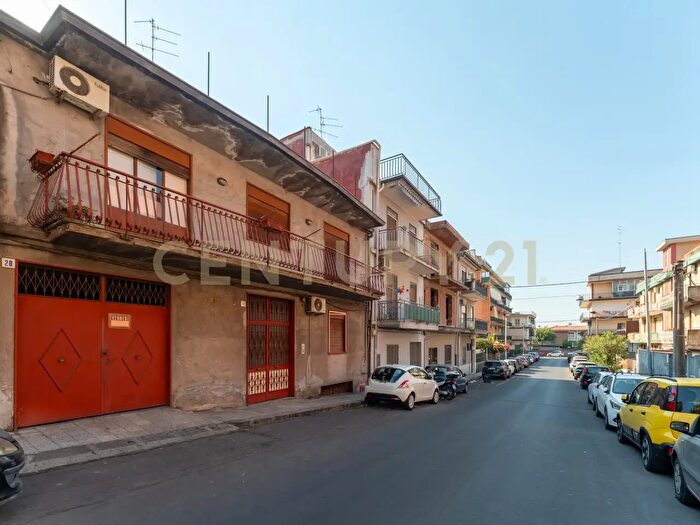 Appartamento con 5 locali in vendita in Via Turi Scordo, Misterbianco