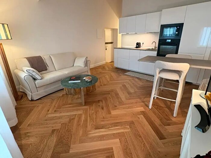 Appartamento trilocale in affitto in Firenze