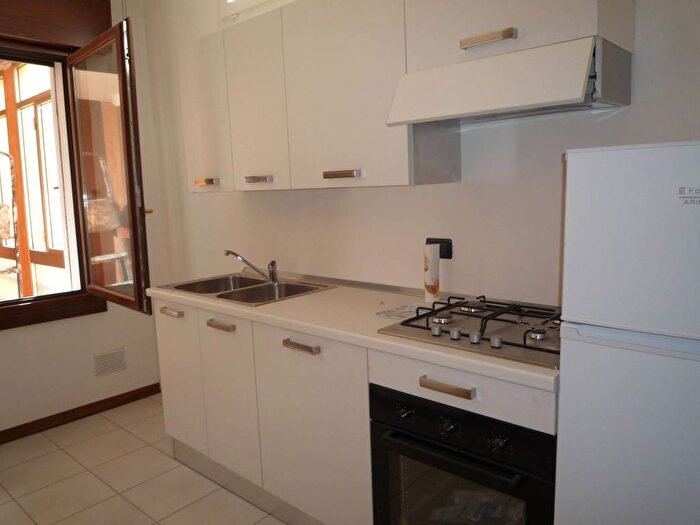 Appartamento quadrilocale in affitto in Viale della Pace, Commenda San Bortolo, Rovigo