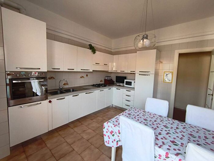 Appartamento trilocale in affitto in Viale Certosa, Ghisolfa Mac Mahon, Milano