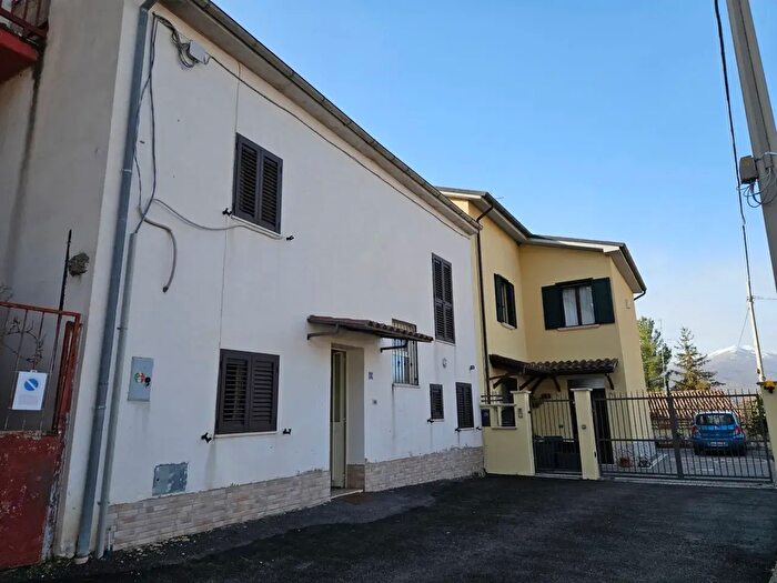 Appartamento trilocale in vendita in Via delle Aie, L'Aquila
