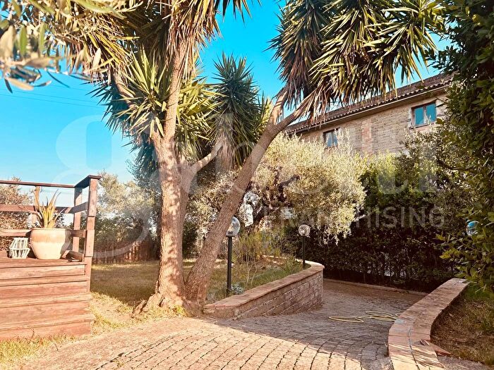 Casa con 10 locali in vendita in Via del Praticello, Formello