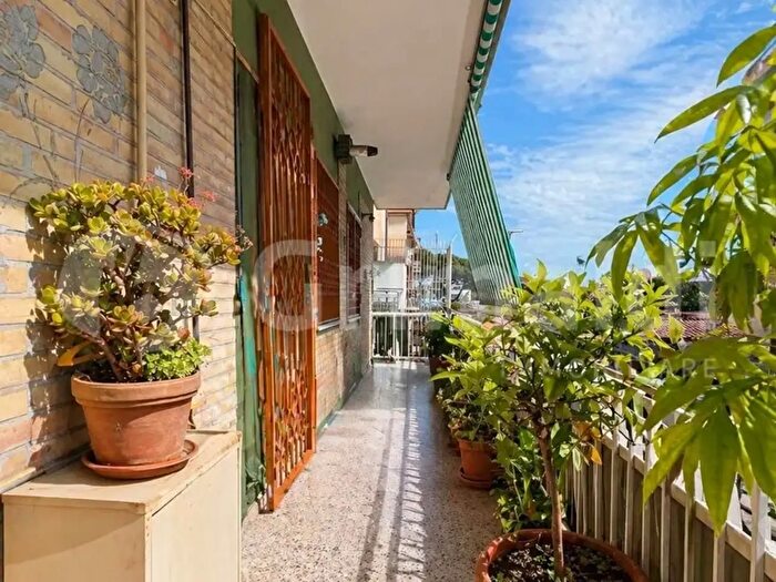 Appartamento trilocale in vendita in Via Giuseppe Benedetto Dusmet, Roma