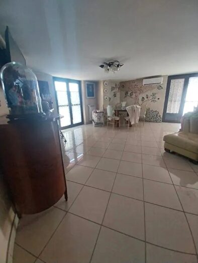 Appartamento trilocale in affitto in Orta Di Atella