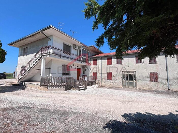 Appartamento con 6 locali in vendita in Sorga