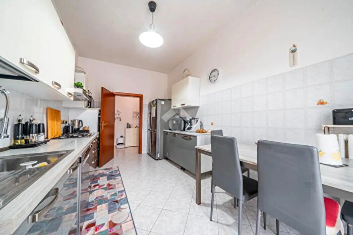 Appartamento trilocale in vendita in Via Umberto Giordano, Reggio Emilia