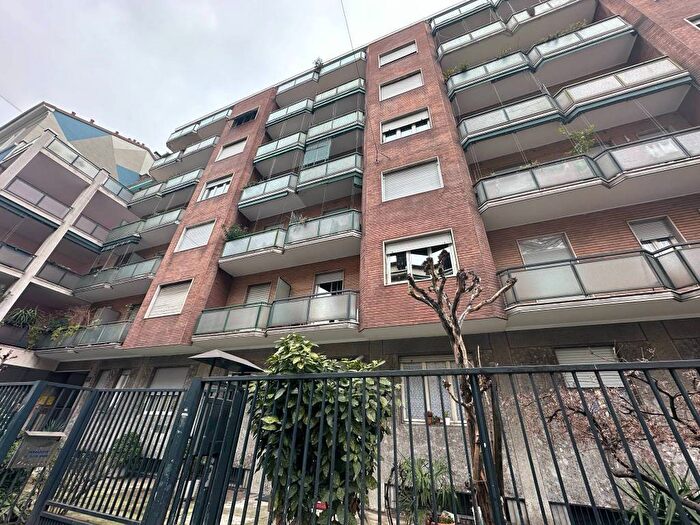 Appartamento trilocale in affitto in Via Padova, Cimiano, Milano