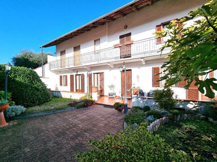 Casa con 6 locali in vendita in Via Duca degli Abruzzi, Caluso