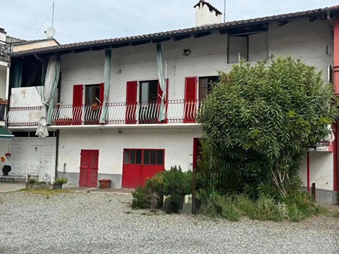 Casa con 7 locali in vendita in Via Risorgimento, Druento