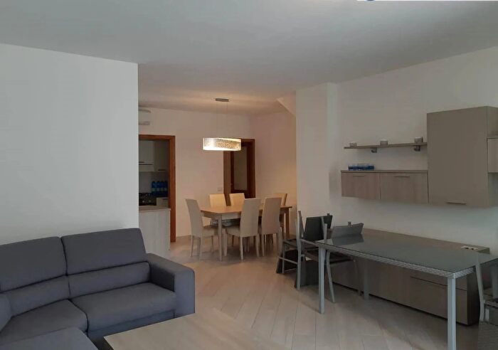 Appartamento trilocale in vendita in Via Ammiraglio Morin a, Forte Dei Marmi