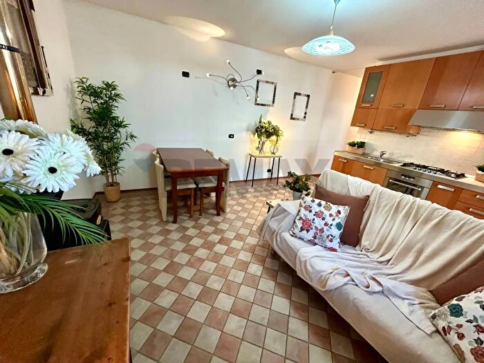 Appartamento trilocale in vendita in Endine Gaiano