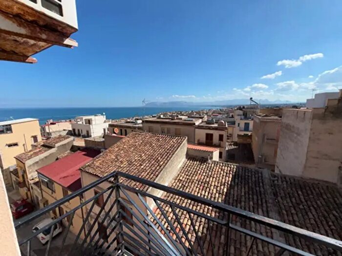 Appartamento quadrilocale in vendita in Via Papa Giovanni XXIII, Castellammare Del Golfo