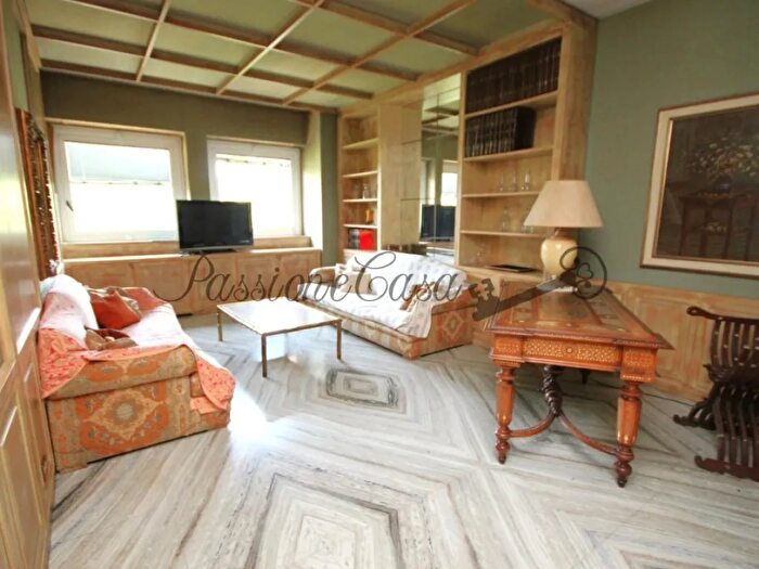 Appartamento trilocale in vendita in Piazza Vittorio Veneto, Vigevano