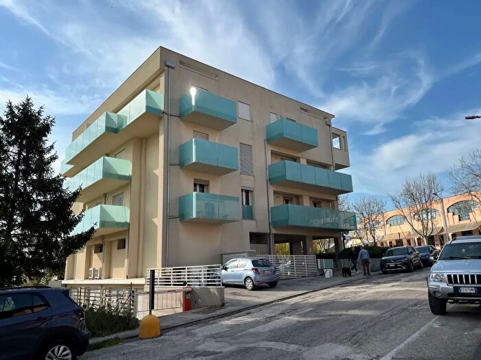 Appartamento quadrilocale in vendita in Via dei Platani, Montemarciano