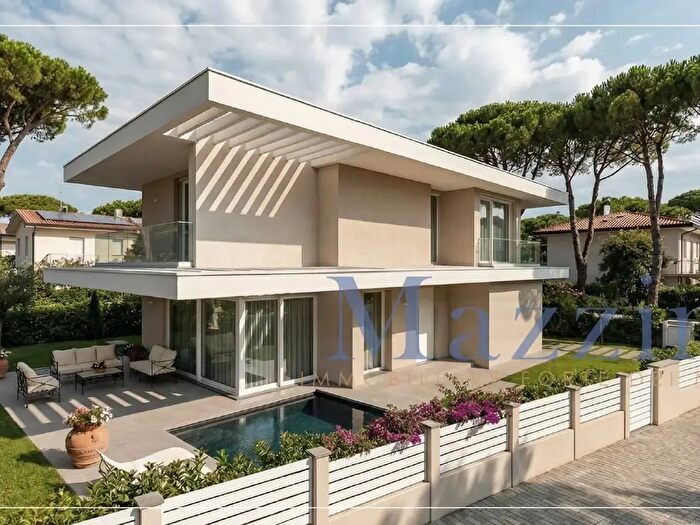 Casa con 10 locali in vendita in Via Donati, Forte Dei Marmi