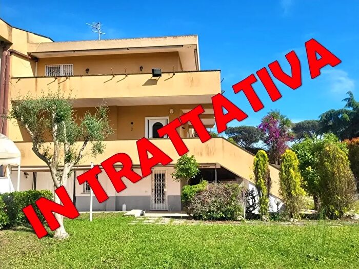 Casa con 5 locali in vendita in Via Timante, Roma