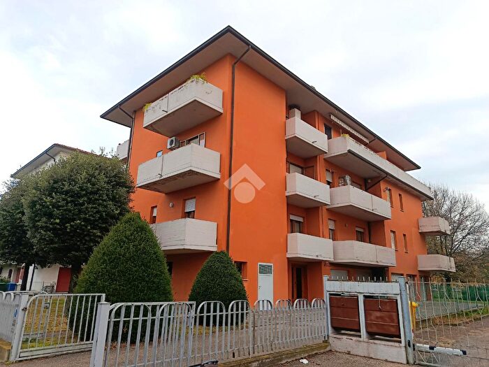 Appartamento con 5 locali in vendita in Via Fratelli Spazzoli, Forlimpopoli