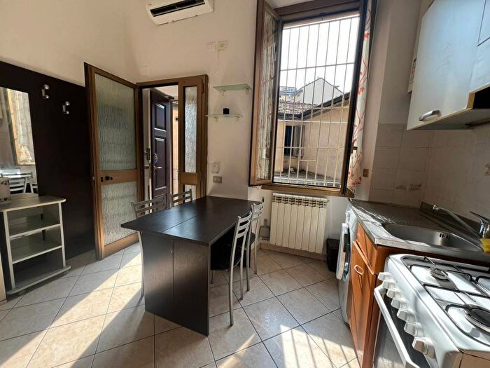 Appartamento monolocale in affitto in Via Paolo Frisi, Porta Venezia, Milano