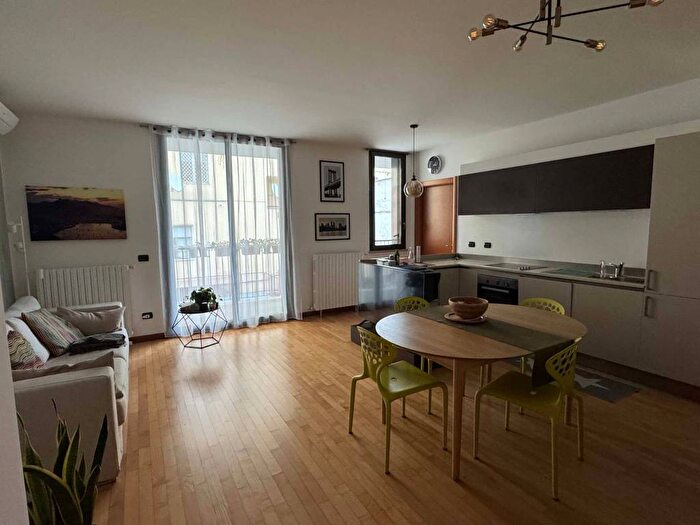 Appartamento bilocale in affitto in Viale Certosa, Musocco, Milano