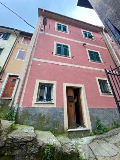 Casa trilocale in vendita in Via Calvari, Davagna