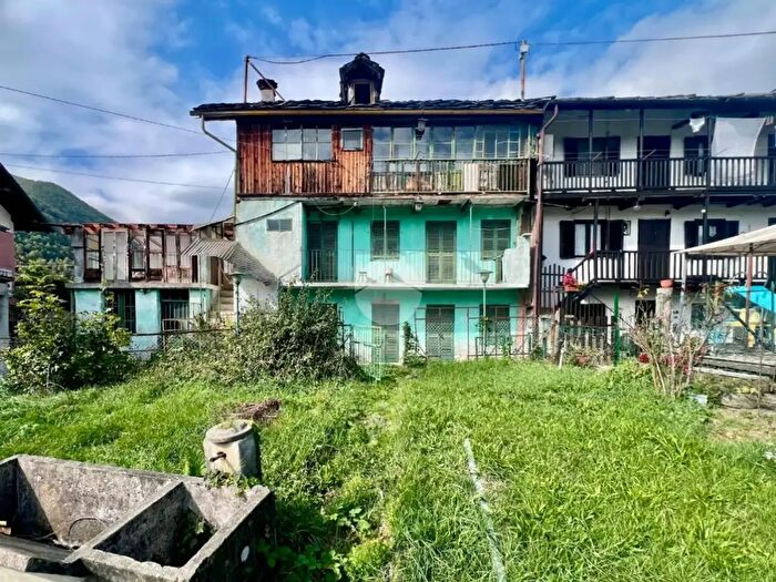 Casa con 6 locali in vendita in Frazione Versino, Viu'