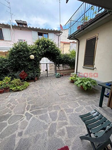 Casa quadrilocale in vendita in Vicolo del Cileggio, Montecatini Terme