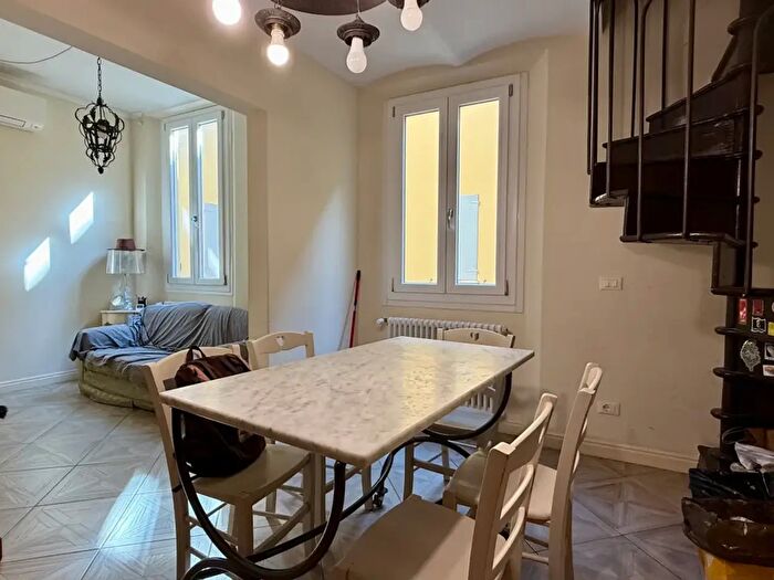 Appartamento quadrilocale in vendita in Via Parigi, Bologna