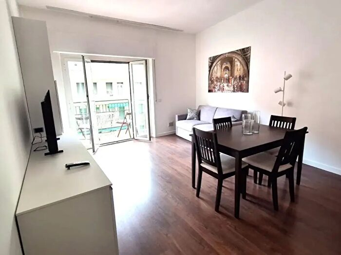 Appartamento trilocale in vendita in Via Corti, Milano