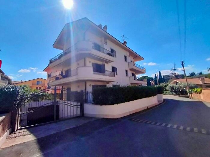 Appartamento bilocale in affitto in Centro, Grottaferrata