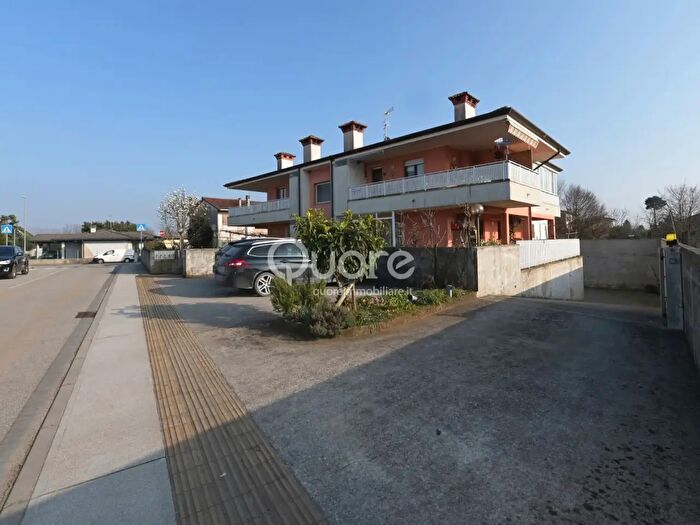 Appartamento quadrilocale in vendita in Via Cotonificio, Pasian Di Prato