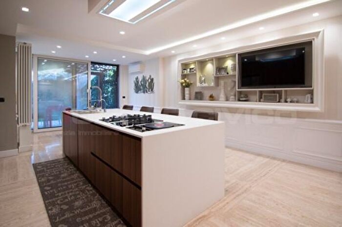 Casa con 5 locali in vendita in Viale Ignazio dAddedda, Foggia