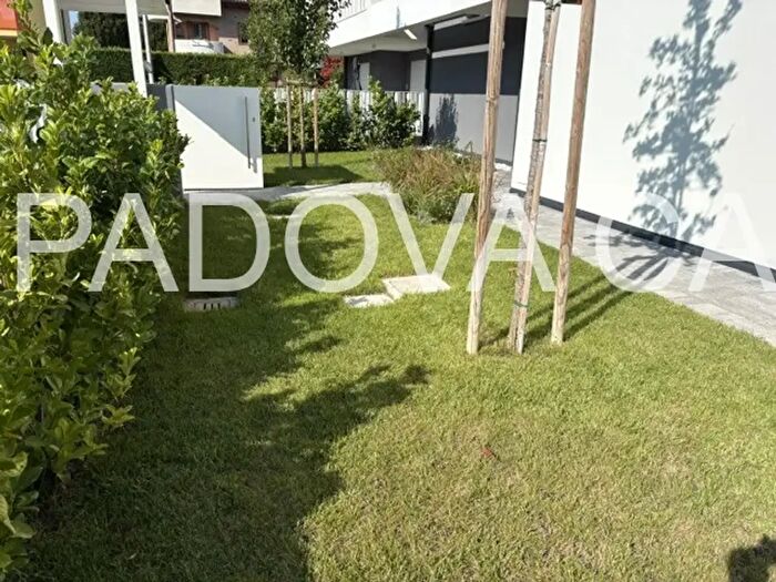 Appartamento quadrilocale in vendita in Via Comino, Padova