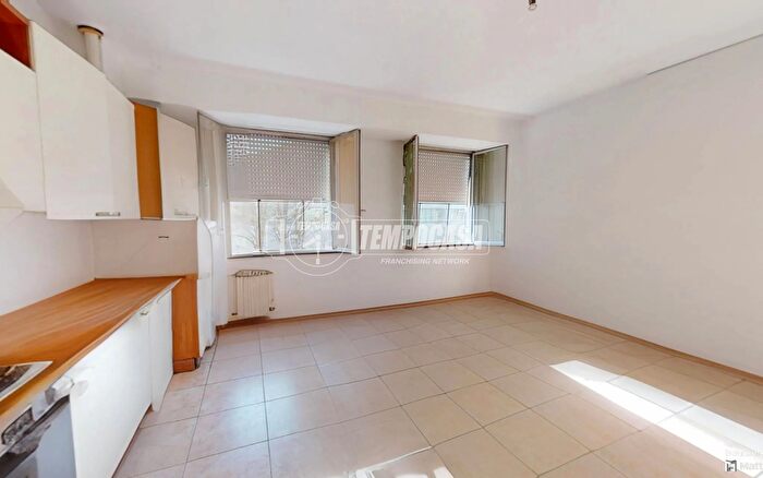 Appartamento trilocale in vendita in Via dellArtigianato, Finale Ligure