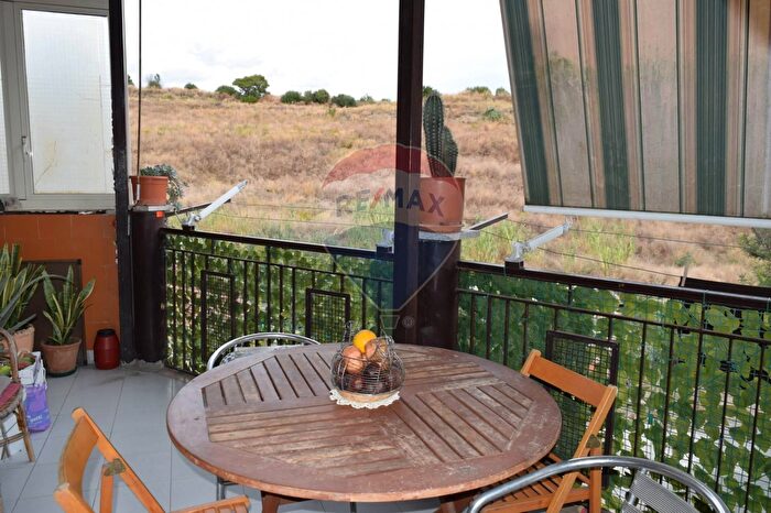 Appartamento con 8 locali in vendita in Via dell Orzo, Catania