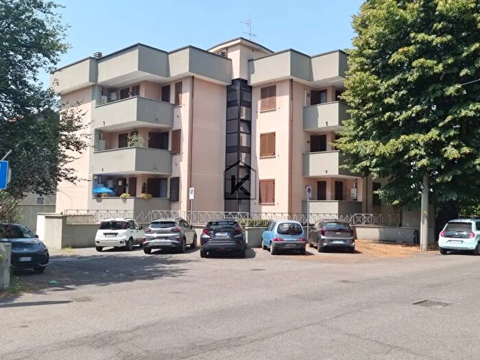 Appartamento trilocale in vendita in Viale delle Rimembranze, Desio