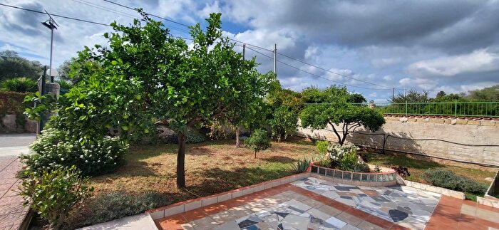 Casa quadrilocale in vendita in Siracusa