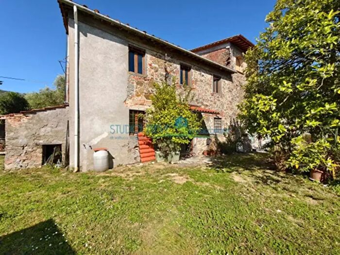 Casa con 6 locali in vendita in Via Vincenzo Bellini, Montecatini Terme