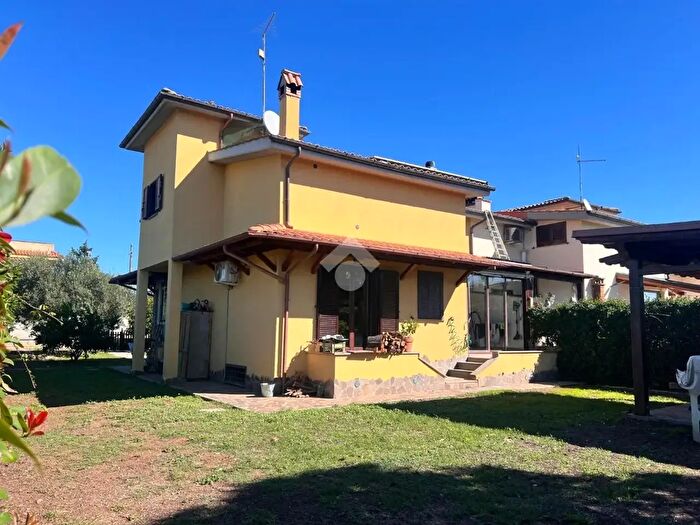 Casa con 7 locali in vendita in Via dei Giunchi, Anguillara Sabazia