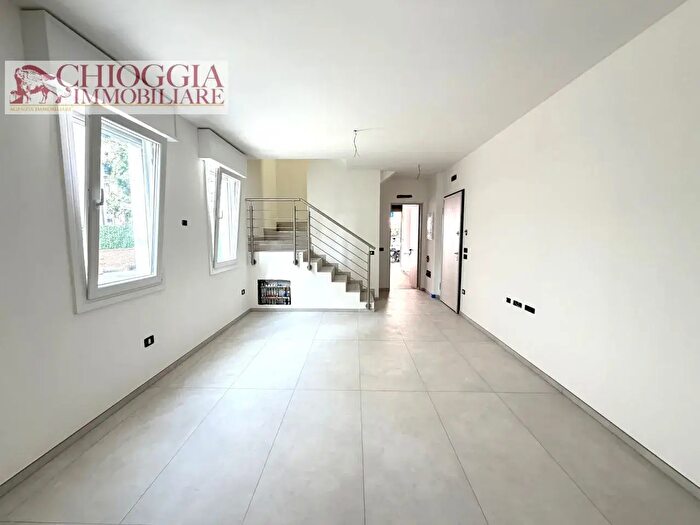 Casa trilocale in vendita in Via Madonna Marina, Chioggia