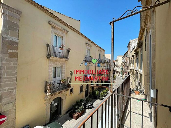 Appartamento bilocale in affitto in Via Santa Teresa, Ortigia, Siracusa