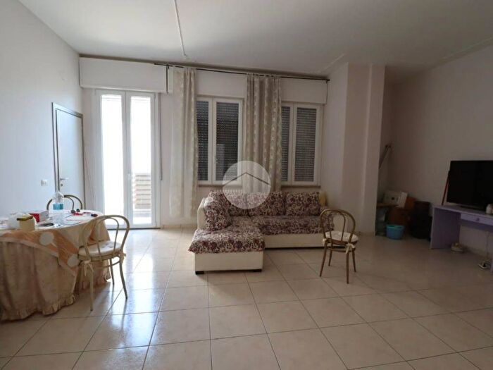 Appartamento con 6 locali in affitto in Piazza Giuseppe Garibaldi, Centro, Castel dArio