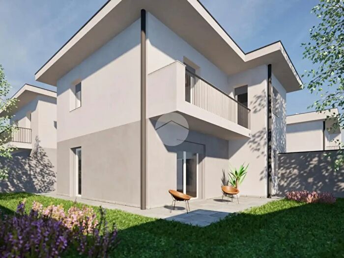 Casa quadrilocale in vendita in Via Giosuè Carducci, Santo Stefano Ticino