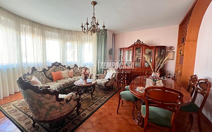 Casa con 10 locali in vendita in Via Giacomo Puccini, Castrignano De Greci