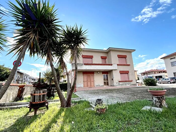 Casa quadrilocale in vendita in Strada Nazionale Adriatica Sud, Fano