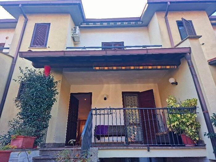 Casa con 7 locali in vendita in Via della Ricostruzione, Tuscania