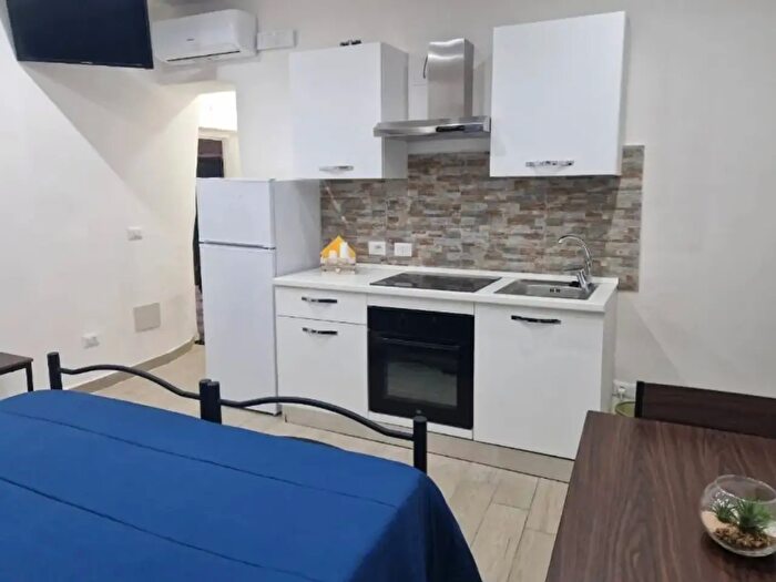 Appartamento monolocale in affitto in Via Fabrizio Pignatelli, Napoli