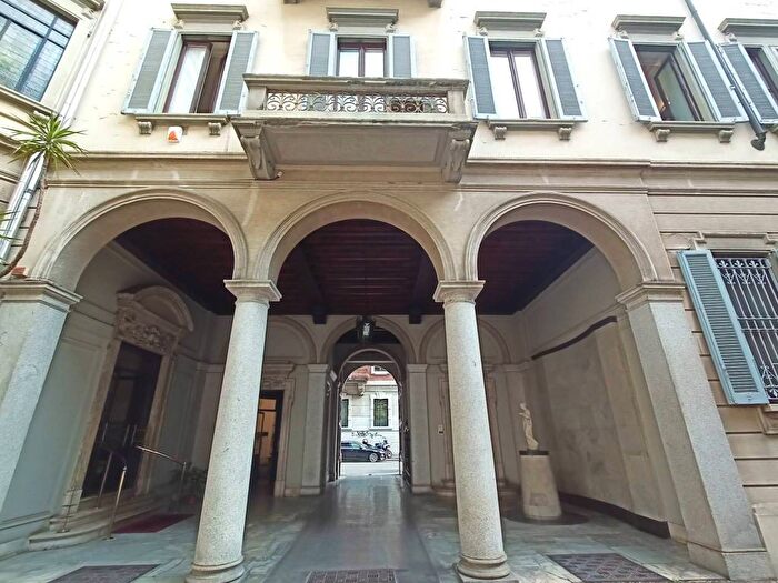 Appartamento bilocale in affitto in Via Giacomo Leopardi, Vincenzo Monti, Milano