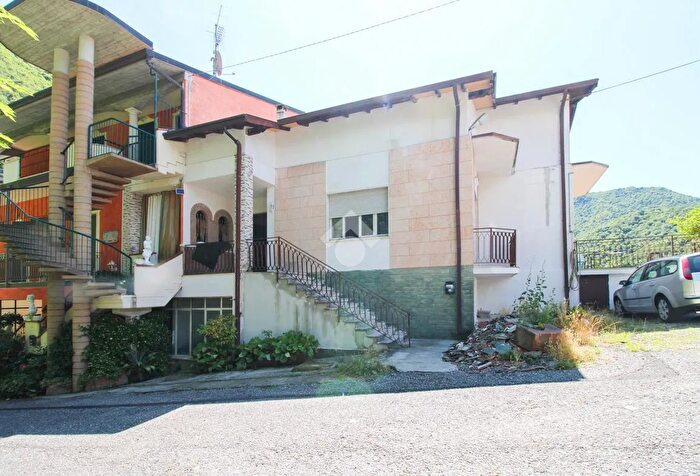 Casa quadrilocale in vendita in Via Canoni, Lumezzane