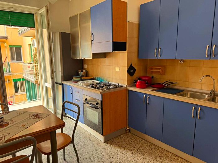 Appartamento trilocale in affitto in Via Donato Creti, Bolognina, Bologna